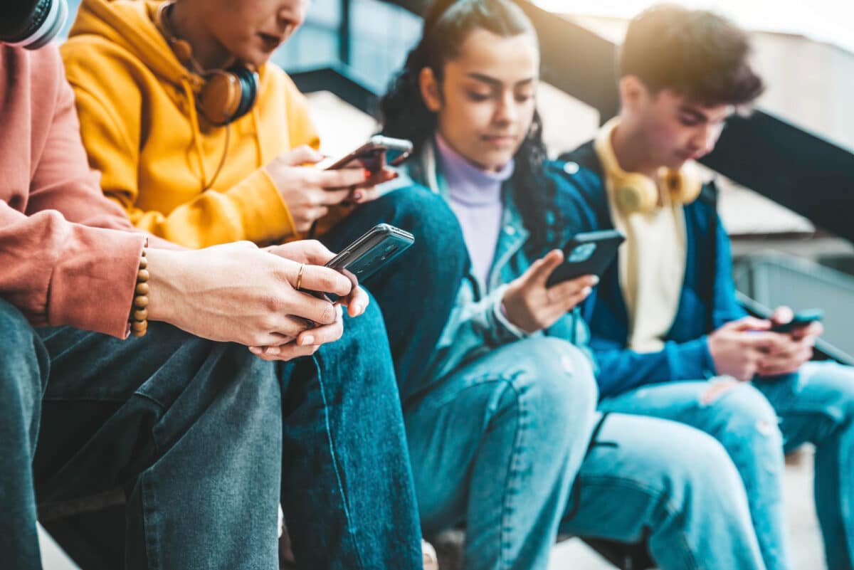 Cyberpsychologie : l’impact des écrans sur notre bien-être émotionnel