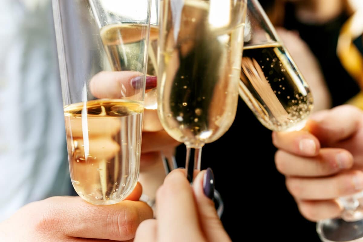 La séduction des bulles : le champagne, une valeur sûre dont il faut se méfier