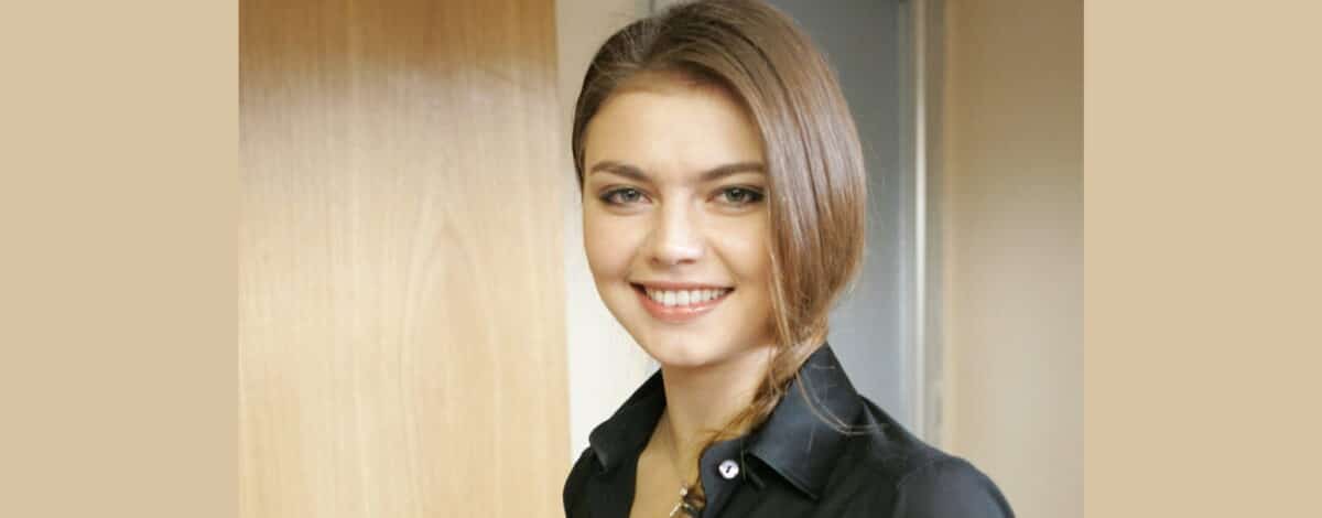 Source: Radioclassique.fr Alina Kabaeva, ancienne gymnaste olympique et figure centrale de l'entourage inteme de Vladimir Poutine — entre culte de l'image et pouvoir silencieux